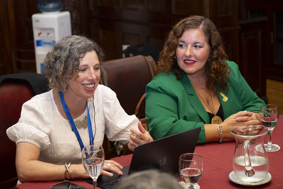 Shona Minson y Jimena Monsalve (de izquierda a derecha)